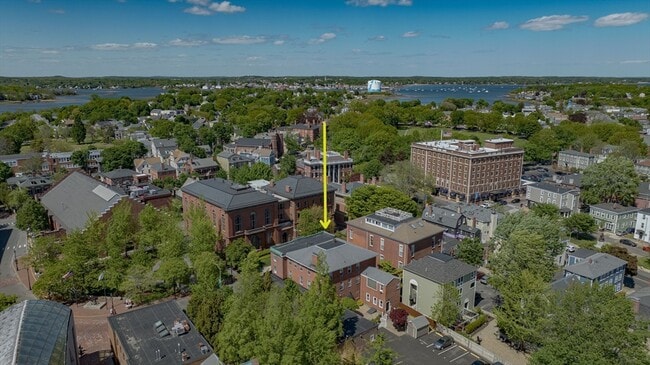 Building Photo - 131 Essex St