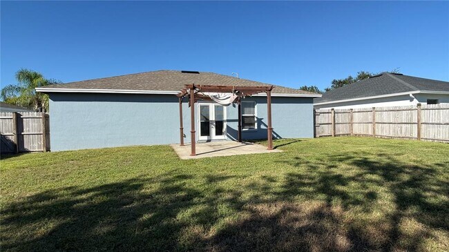 Building Photo - 717 Westwinds Dr