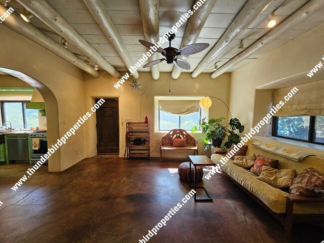 Building Photo - Charming Historic Tesuque Home – Fully Fur...