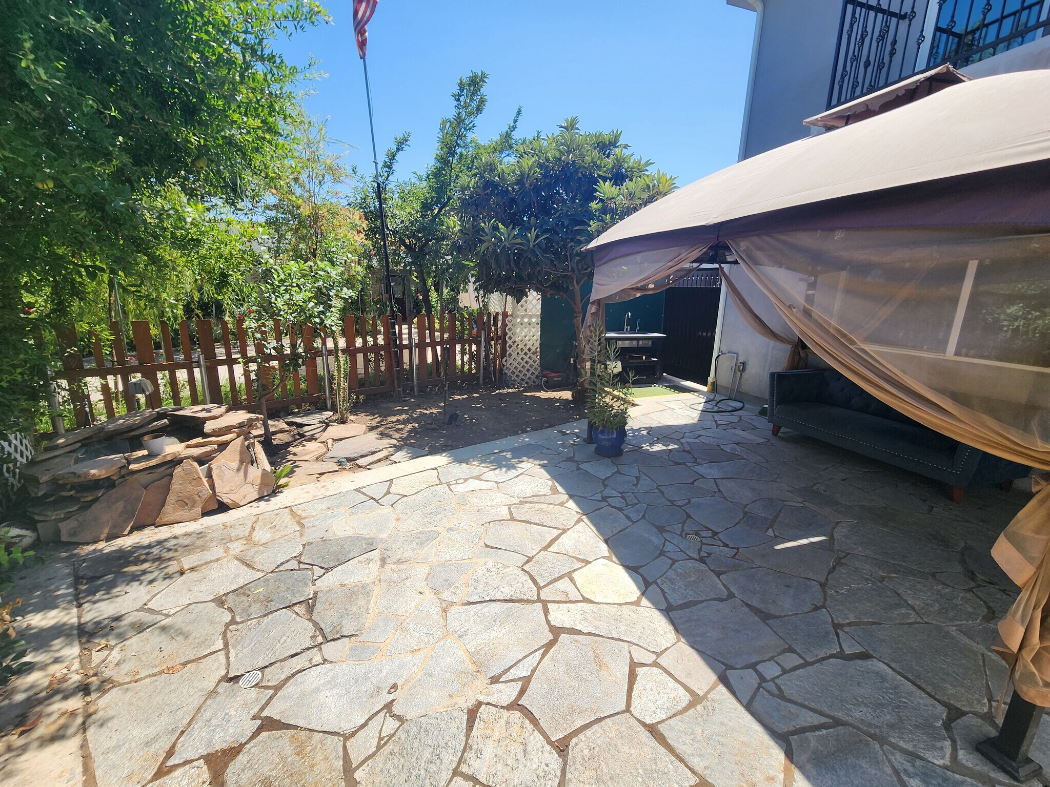 Building Photo - 6827 Murietta Ave