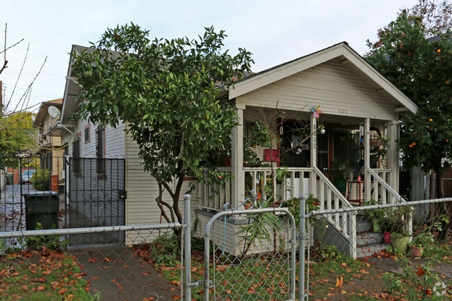 Primary Photo - 1109 W St