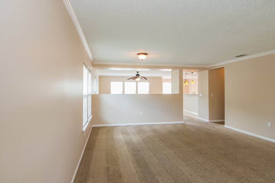 Building Photo - 1417 Heather Ct