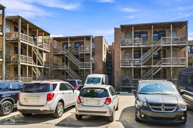 Building Photo - 5402 S Woodlawn Ave