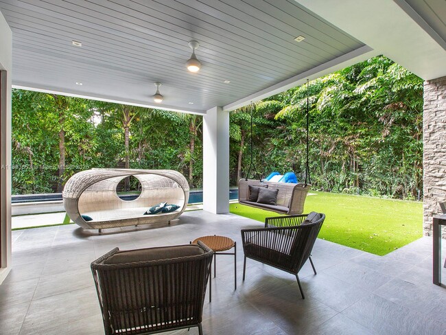 Building Photo - 7500 SW 57th Ct