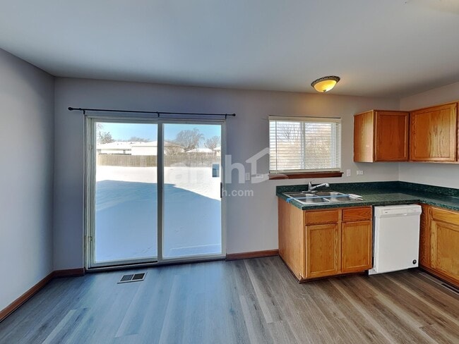 Building Photo - 3707 Flowermeadow St