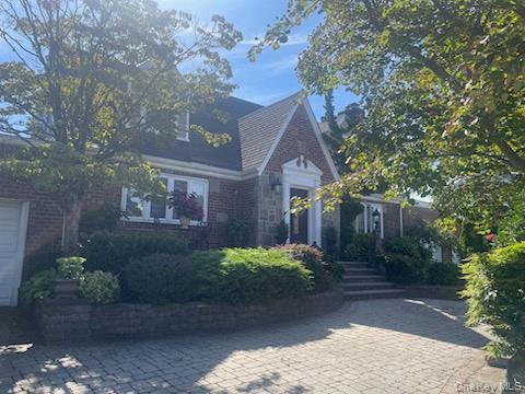 Building Photo - 214 Covert Ave