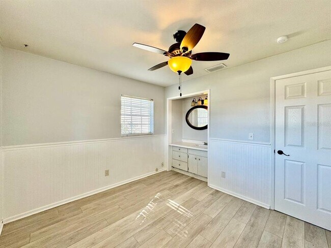 Building Photo - 2703 Westhigh Ave