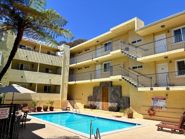 Building Photo - Second Story 1 Bedroom / 1 Bath Condo Near SDSU - Pets ok