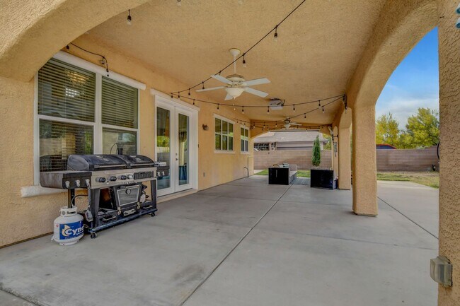 Building Photo - Spacious 4-Bedroom Home for Lease in Gated...