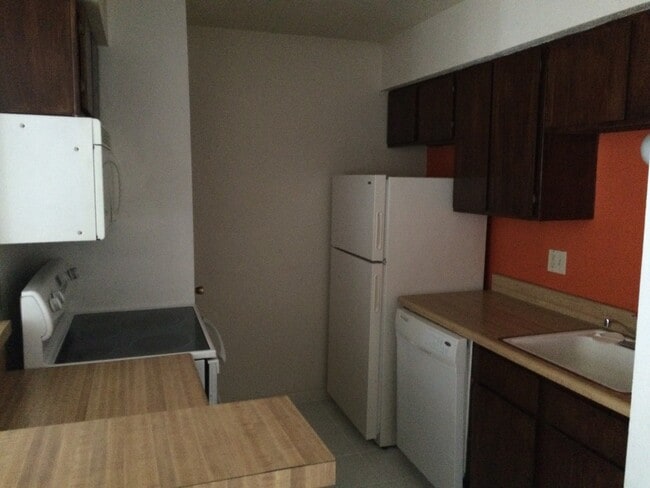 Building Photo - College Station, 1 bedroom / 1 bath condo - Cripple Creek Condos