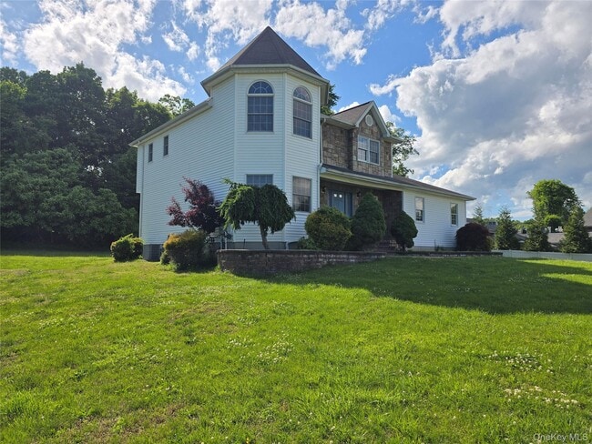 Building Photo - 27 Red Schoolhouse Rd