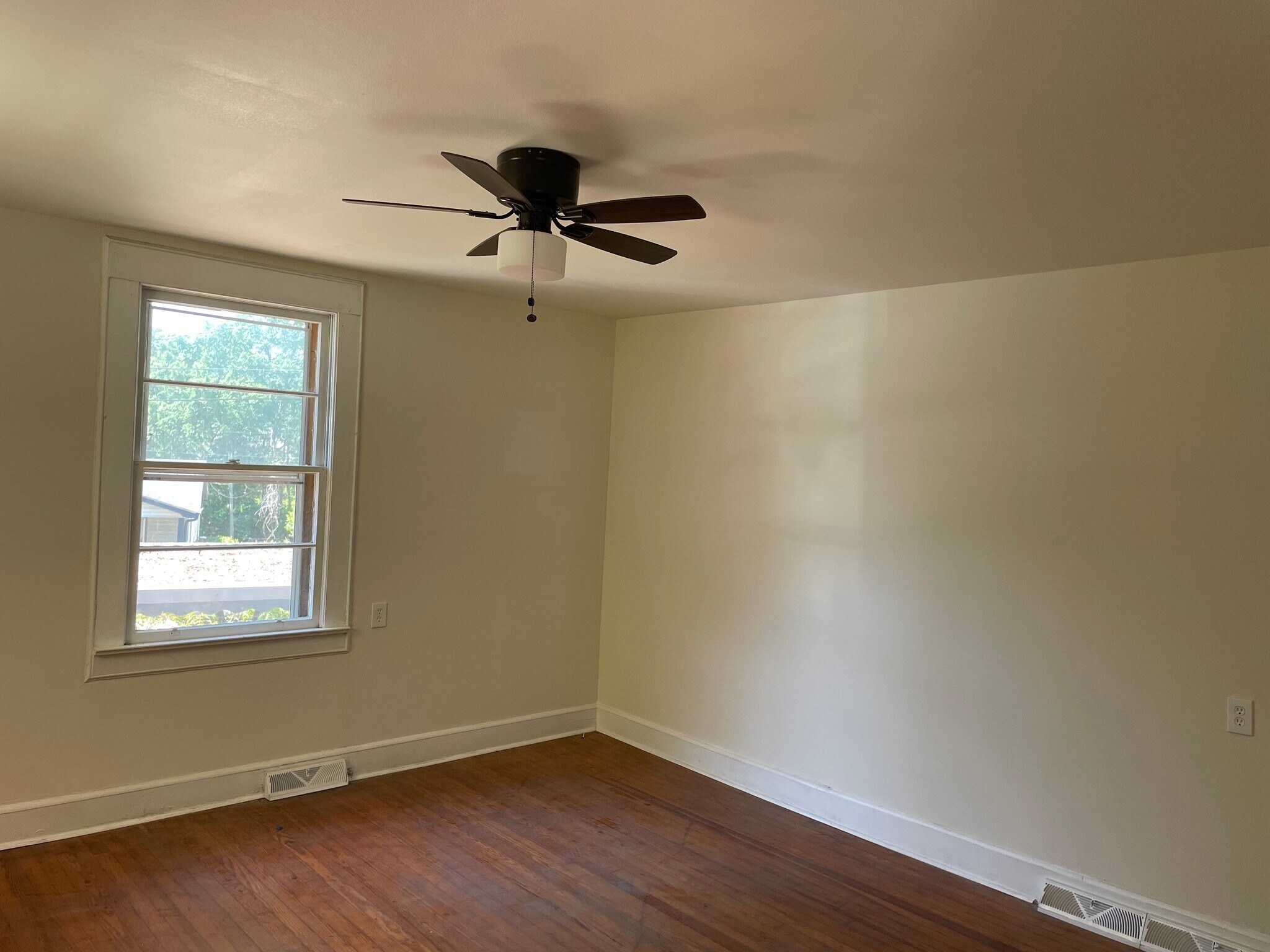 Building Photo - 298 Werts St