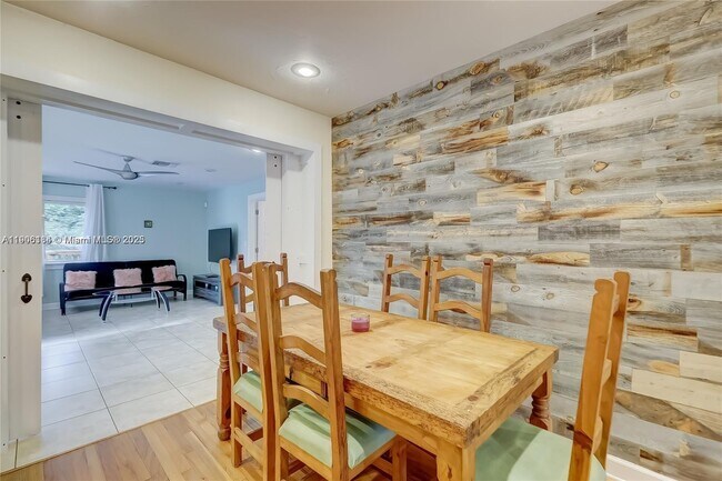 Building Photo - 1637 Cleveland St