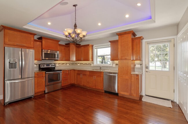 Building Photo - 8108 S 85th Ave