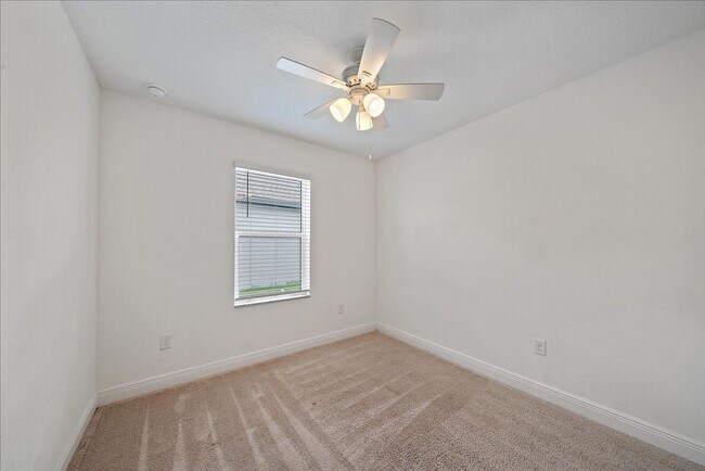 Building Photo - Beautiful Annual 4 Bedroom 2 Bath Single F...