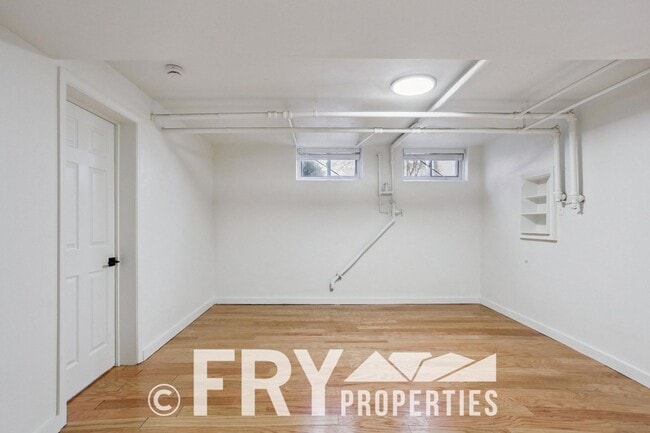 Building Photo - 1415 Ivy St