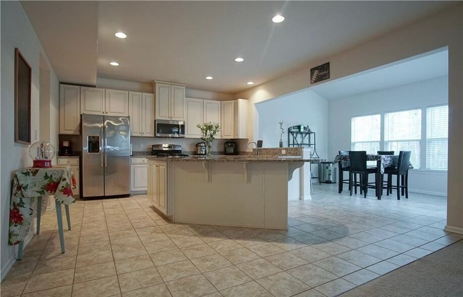 Building Photo - 13420 Harbor Dr