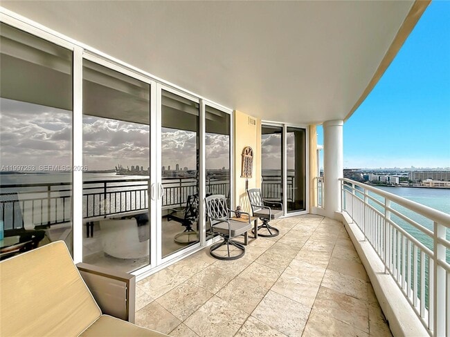 Building Photo - 808 Brickell Key Dr