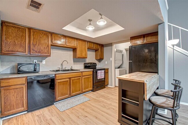 Building Photo - 14777 Wunderlich Dr