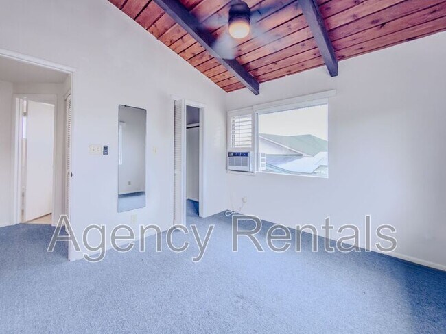 Building Photo - 427 Paumakua Pl