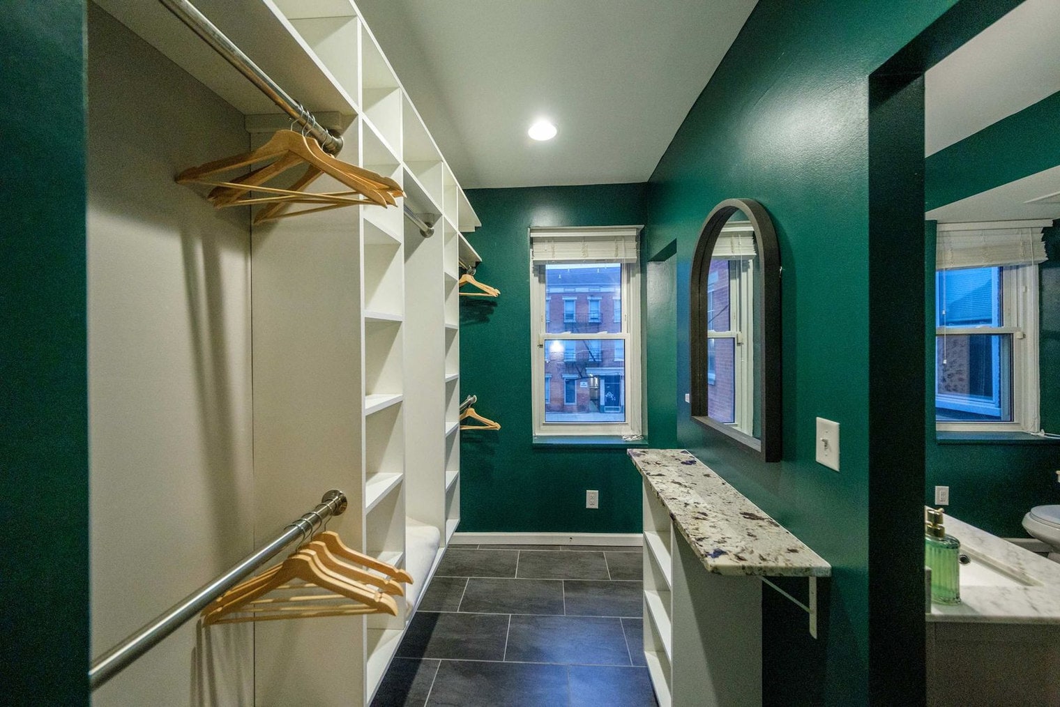 Building Photo - 1624 Walnut St