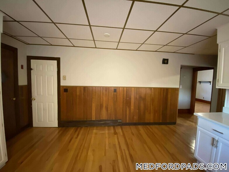 Building Photo - 60 Pinkert St