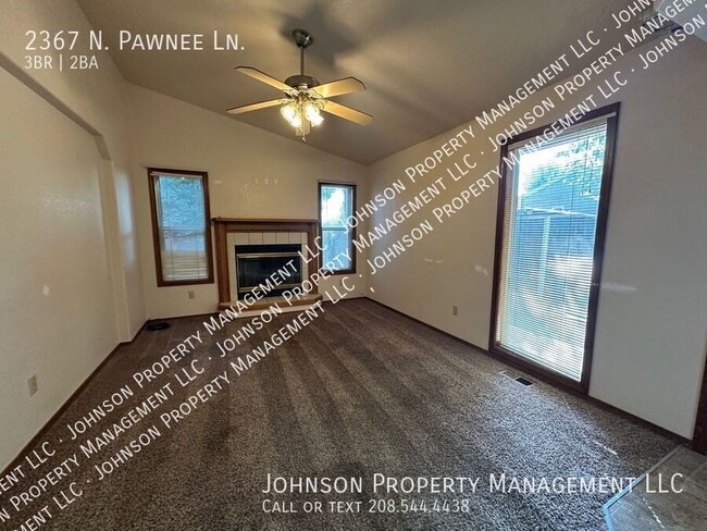 Building Photo - 2367 N Pawnee Ln