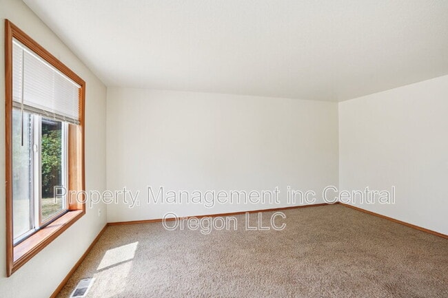 Building Photo - 2118 Baines Blvd