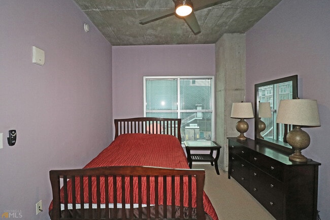 Building Photo - 250 Pharr Rd NE