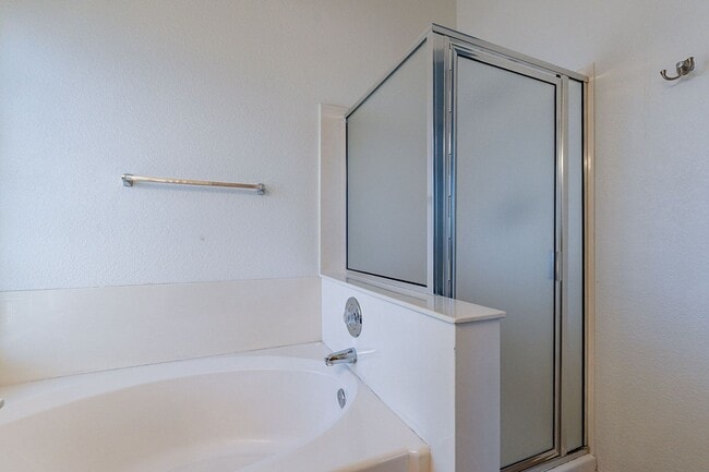 Building Photo - Spacious 5-Bedroom Home with Open Layout & Private Backyard