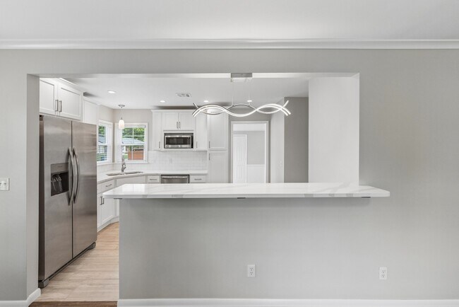 Building Photo - 3815 S Cincinnati Ave