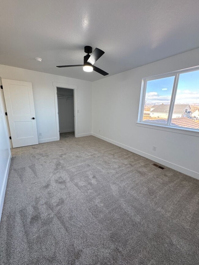 Building Photo - 729 W 350 N