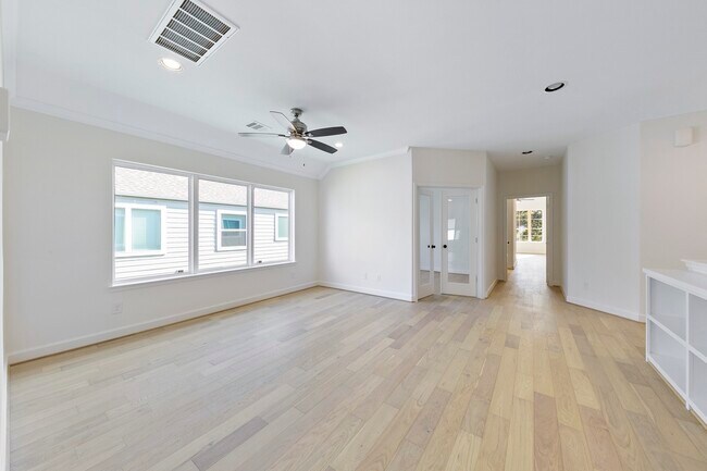 Building Photo - 946 Judiway St