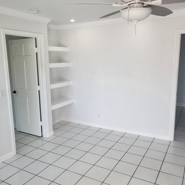 Building Photo - 4884 Bonanza Ct