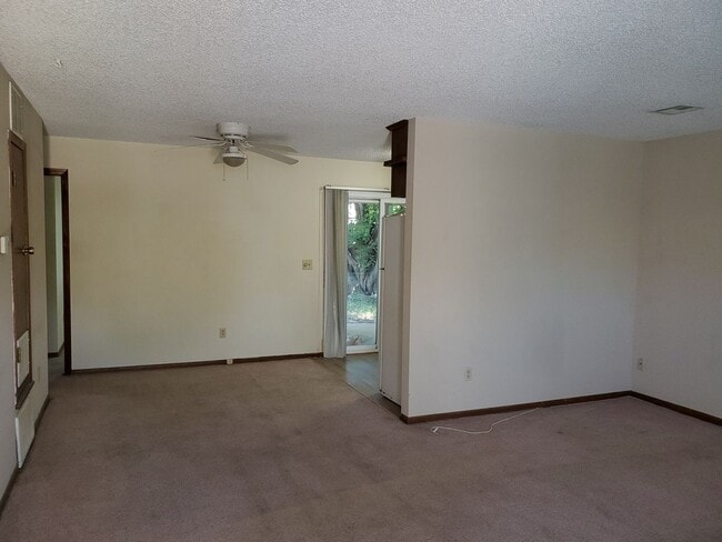Building Photo - 2428 S Capri St