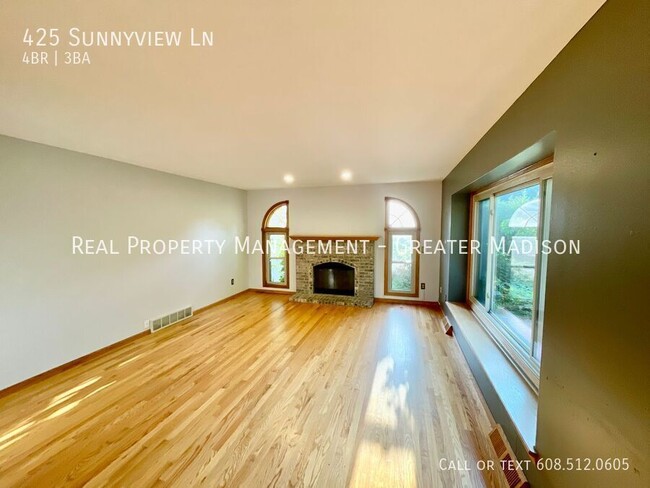 Building Photo - 425 Sunnyview Ln