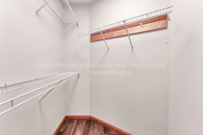 Building Photo - 514 N Ellen St