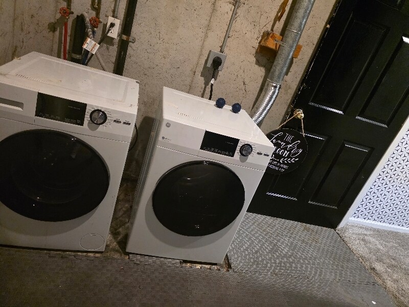 Building Photo - 3130 Freeman Ave