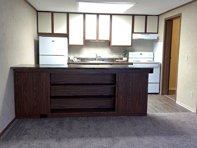 One Bedroom Kitchen - Timbercreek