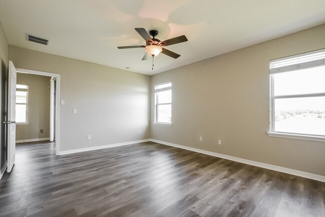 Building Photo - 194 Compass Rose Dr