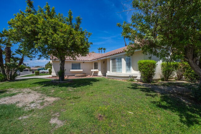 Building Photo - 44210 Mariposa Ct
