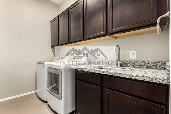 Building Photo - 21004 E Sunset Dr