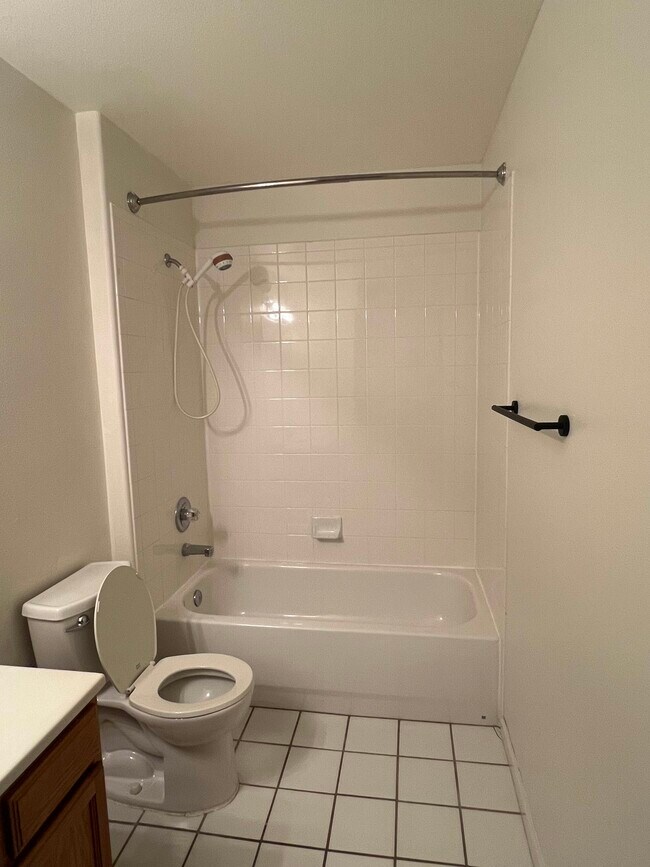 Building Photo - 5427 S Dover St