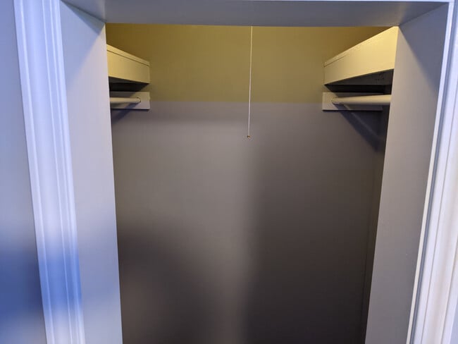 Building Photo - South 16th and a Half