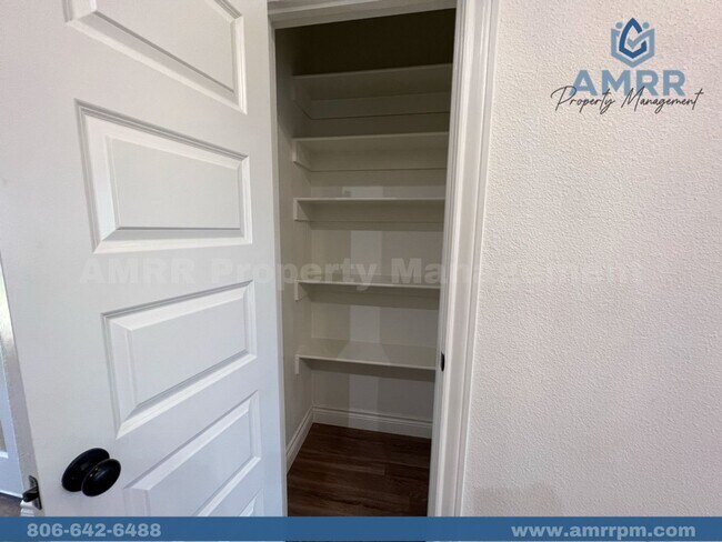 Building Photo - Easy Living with AMRR: Beautiful 4-Bedroom Home Near HEB