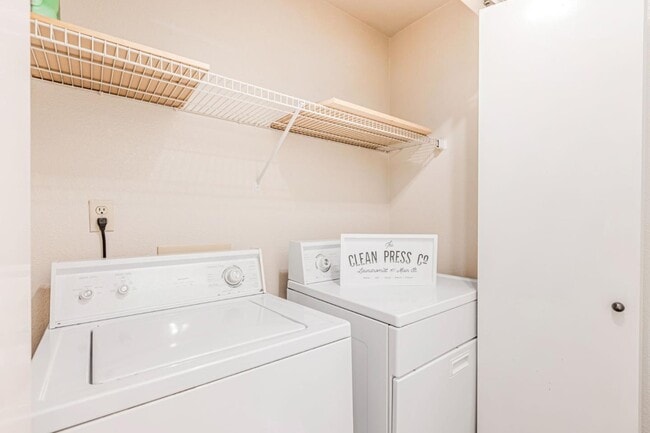 Building Photo - 39737 Potrero Dr