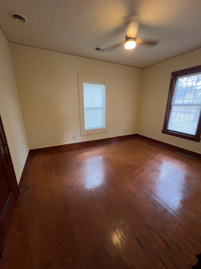 Building Photo - 2637 Arlington Ave