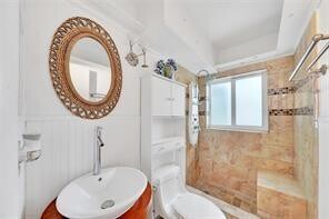 Building Photo - 7897 Golf Cir Dr