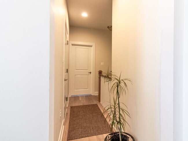 Building Photo - 31832 Carmine Dr