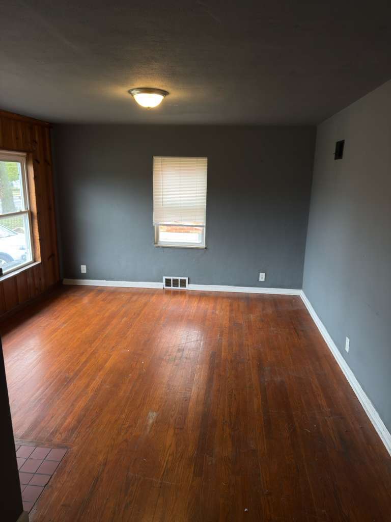 Building Photo - 5998 Bermuda Dr